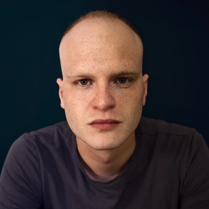 Бен Холл