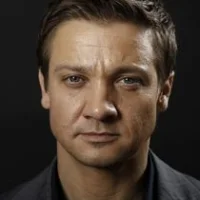 Джереми Реннер