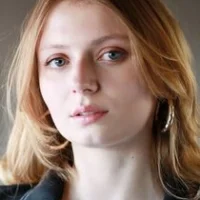 Ясемин Шавловски