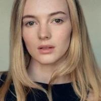 Алана Блур