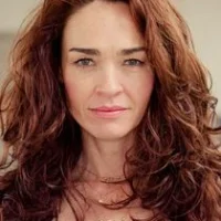 Карина Лог