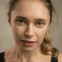 Лиззи Аннис
